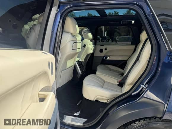 2017 Land Rover Range Rover Sport Autobiography z VIN SALWV2FE3HA142612, wystawiony jako Copart lot #85688165 z przebiegiem 151 760 mil mil oraz Czysty tytuł • Clean title. Historia ofert i sprzedaży dostępna na DreamBid. Obrazek 7.