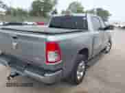 2019 Ram 1500 Big Horn z VIN 1C6RRFFG6KN674459, wystawiony jako IAAI lot #43144182 z przebiegiem 108 916 mil mil oraz . Historia ofert i sprzedaży dostępna na DreamBid. Obrazek 4.