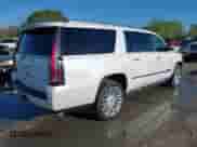 2016 Cadillac Escalade ESV Platinum с VIN 1GYS4KKJ6GR257095, выставлен на аукционе IAAI как лот 42335850 с пробегом 199 119 миль миль и . История ставок и продаж доступна на DreamBid. Изображение 4.