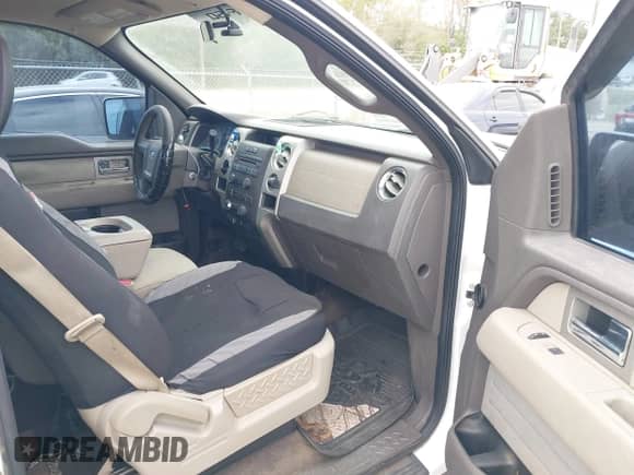 2009 Ford F-150 XL z VIN 1FTRF12819KB23175, wystawiony jako IAAI lot #40892119 z przebiegiem 264 352 mil mil oraz . Historia ofert i sprzedaży dostępna na DreamBid. Obrazek 5.