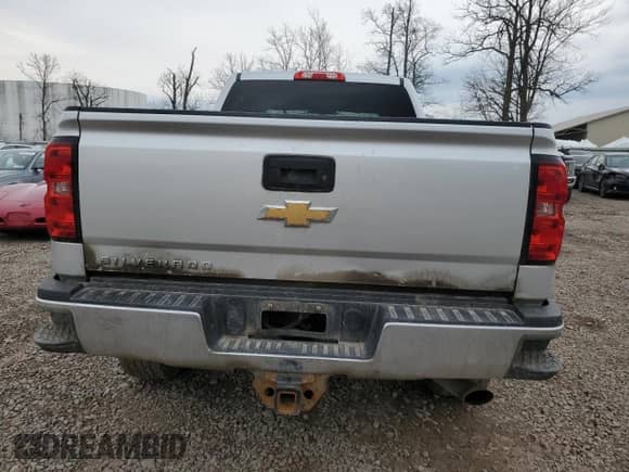 2015 Chevrolet Silverado 2500HD Work Truck z VIN 1GC1KUEG8FF664922, wystawiony jako Copart lot #53850725 z przebiegiem 84 600 mil mil oraz Szkoda całkowita • Salvage title. Historia ofert i sprzedaży dostępna na DreamBid. Obrazek 6.