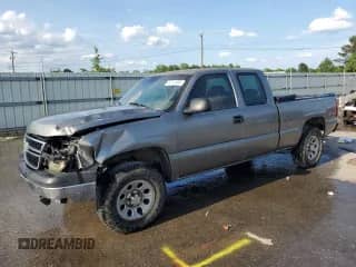2006 Chevrolet Silverado 1500 LT1 с VIN 1GCEK19V56Z229959, выставлен на аукционе Copart как лот 54714485 с пробегом 279 209 миль миль и Списание • Salvage title. История ставок и продаж доступна на DreamBid. Изображение 1.