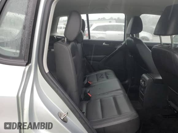 2017 Volkswagen Tiguan S с VIN WVGBV7AX8HK011192, выставлен на аукционе Copart как лот 58162685 с пробегом 92 827 миль миль и Списание • Salvage title. История ставок и продаж доступна на DreamBid. Изображение 10.