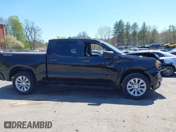 2020 Chevrolet Silverado 1500 Custom z VIN 3GCUYBEF2LG450848, wystawiony jako IAAI lot #42075964 z przebiegiem 55 560 mil mil oraz . Historia ofert i sprzedaży dostępna na DreamBid. Obrazek 13.