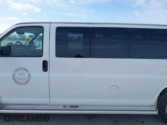 2013 Chevrolet Express Passenger 1LT с VIN 1GAZG1FA6D1191442, выставлен на аукционе IAAI как лот 41911629 с пробегом 122 796 миль миль и . История ставок и продаж доступна на DreamBid. Изображение 14.