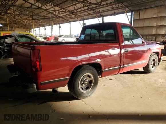 1997 Chevrolet Silverado 1500 with VIN 1GCEC14M0VZ167882, listed as a Copart auction lot 85898414 with 251,338 mi miles and Salvage title. Bid and sale history available at DreamBid. Image 3.