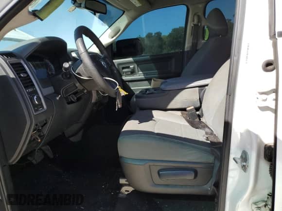 2016 Ram 1500 Tradesman z VIN 1C6RR7SM1GS413363, wystawiony jako Copart lot #83993425 z przebiegiem 183 319 mil mil oraz Czysty tytuł • Clean title. Historia ofert i sprzedaży dostępna na DreamBid. Obrazek 7.