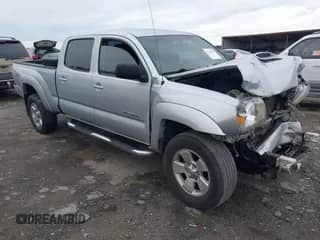 2007 Toyota Tacoma PreRunner z VIN 5TEKU72NX7Z443779, wystawiony jako IAAI lot #42225649 z przebiegiem 239 284 mil mil oraz . Historia ofert i sprzedaży dostępna na DreamBid. Obrazek 1.