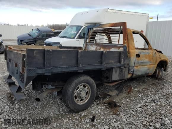 2002 Chevrolet Silverado 2500HD LS with VIN 1GCHK24U22Z250358, listed as a Copart auction lot 82574094 with Not provided miles and Non repairable. Bid and sale history available at DreamBid. Image 3.