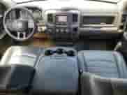 2022 Ram 1500 Tradesman z VIN 1C6RR6FG2NS153583, wystawiony jako Copart lot #67838195 z przebiegiem 77 285 mil mil oraz Czysty tytuł • Clean title. Historia ofert i sprzedaży dostępna na DreamBid. Obrazek 8.