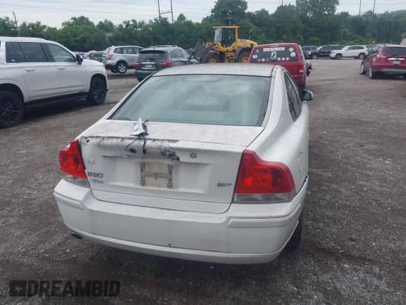 2009 Volvo S60 2.5T with VIN YV1RS592492735787, listed as a IAAI auction lot 42656542 with Not provided miles and . Bid and sale history available at DreamBid. Image 6.