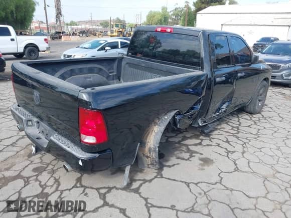 2013 Ram 1500 Express z VIN 1C6RR6FT9DS532463, wystawiony jako IAAI lot #42780378 z przebiegiem 171 219 mil mil oraz . Historia ofert i sprzedaży dostępna na DreamBid. Obrazek 4.