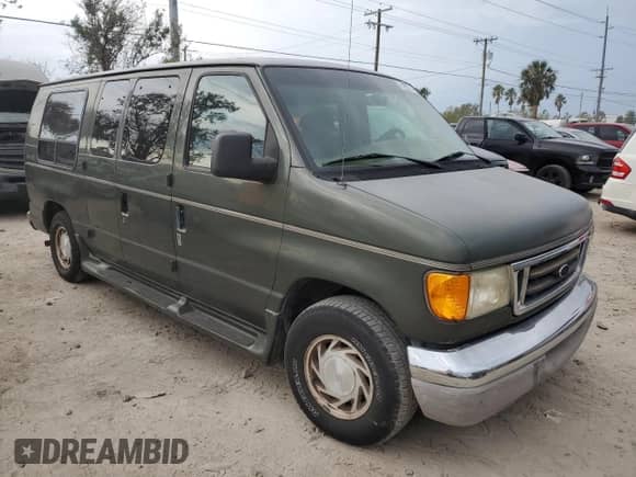 2003 Ford Econoline Cargo Recreational with VIN 1FDRE14W93HA74225, listed as a Copart auction lot 76162714 with 250,480 mi miles and Salvage title. Bid and sale history available at DreamBid. Image 4.