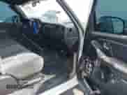 2002 Chevrolet Silverado 1500 z VIN 1GCEC14W22Z102044, wystawiony jako IAAI lot #42691624 z przebiegiem 445 408 mil mil oraz . Historia ofert i sprzedaży dostępna na DreamBid. Obrazek 5.