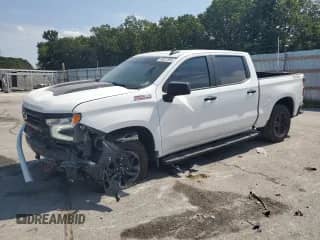 2023 Chevrolet Silverado 1500 LT Trail Boss z VIN 3GCUDFED0PG314130, wystawiony jako Copart lot #80027005 z przebiegiem 50 234 mil mil oraz Szkoda całkowita • Salvage title. Historia ofert i sprzedaży dostępna na DreamBid. Obrazek 1.