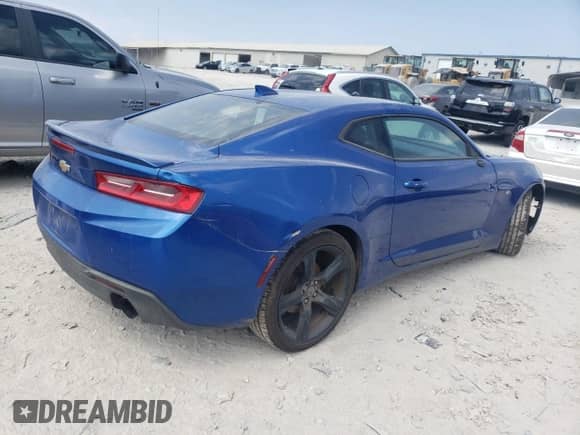 2017 Chevrolet Camaro 1LT z VIN 1G1FB1RX7H0146507, wystawiony jako Copart lot #70853035 z przebiegiem 82 058 mil mil oraz Szkoda całkowita • Salvage title. Historia ofert i sprzedaży dostępna na DreamBid. Obrazek 3.