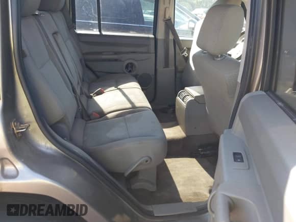 2006 Jeep Commander with VIN 1J8HH48N76C293897, listed as a IAAI auction lot 42021253 with 214,412 mi miles and . Bid and sale history available at DreamBid. Image 8.