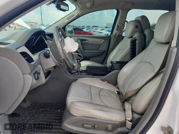 2017 Chevrolet Traverse LT z VIN 1GNKRHKD7HJ119335, wystawiony jako Copart lot #84373575 z przebiegiem Nie podano mil oraz Szkoda całkowita • Salvage title. Historia ofert i sprzedaży dostępna na DreamBid. Obrazek 7.