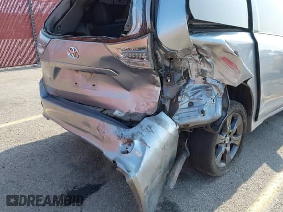 2016 Toyota Sienna SE with VIN 5TDXK3DC3GS732936, listed as a IAAI auction lot 42721756 with 150,449 mi miles and . Bid and sale history available at DreamBid. Image 17.