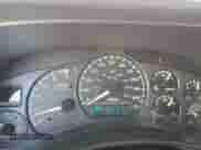 2002 Chevrolet Silverado 2500HD LS z VIN 1GCHK23102F240257, wystawiony jako Copart lot #62684725 z przebiegiem 277 976 mil mil oraz Czysty tytuł • Clean title. Historia ofert i sprzedaży dostępna na DreamBid. Obrazek 9.