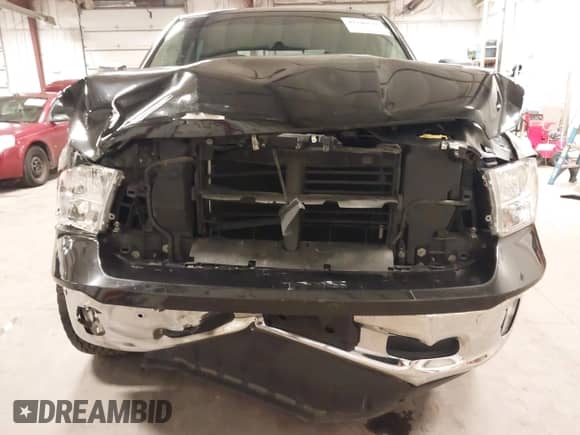 2018 Ram 1500 Big Horn z VIN 1C6RR7LG4JS222696, wystawiony jako IAAI lot #43146525 z przebiegiem 105 734 mil mil oraz . Historia ofert i sprzedaży dostępna na DreamBid. Obrazek 6.