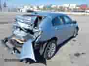 2013 Chrysler 200 Touring z VIN 1C3CCBBB3DN588813, wystawiony jako IAAI lot #42895465 z przebiegiem 205 459 mil mil oraz . Historia ofert i sprzedaży dostępna na DreamBid. Obrazek 4.