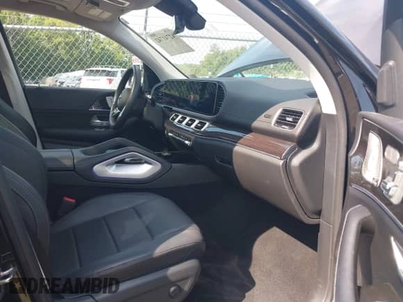 2023 Mercedes-Benz GLS 450 with VIN 4JGFF5KE6PA943573, listed as a IAAI auction lot 42741742 with 30,539 mi miles and . Bid and sale history available at DreamBid. Image 5.