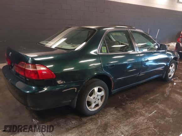 2000 Honda Accord EX z VIN 1HGCG6671YA158757, wystawiony jako IAAI lot #41702446 z przebiegiem 192 431 mil mil oraz . Historia ofert i sprzedaży dostępna na DreamBid. Obrazek 4.