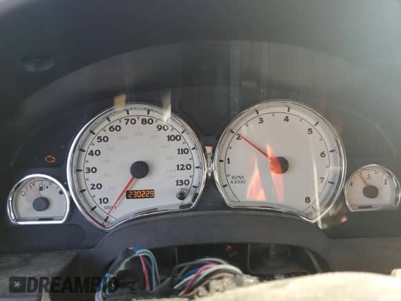 2006 Saturn VUE z VIN 5GZCZ63476S833049, wystawiony jako Copart lot #75467824 z przebiegiem 230 229 mil mil oraz Nie do naprawy • Non repairable. Historia ofert i sprzedaży dostępna na DreamBid. Obrazek 9.