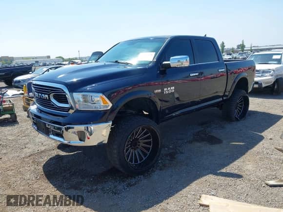 2015 Ram 1500 Big Horn z VIN 1C6RR6LT3FS639578, wystawiony jako IAAI lot #42345534 z przebiegiem 163 832 mil mil oraz . Historia ofert i sprzedaży dostępna na DreamBid. Obrazek 18.