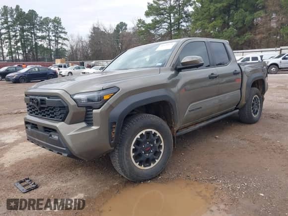2024 Toyota Tacoma SR5 with VIN 3TMLB5JN2RM044896, listed as a IAAI auction lot 41575173 with 4,293 mi miles and . Bid and sale history available at DreamBid. Image 18.