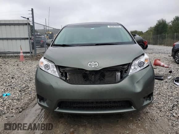 2011 Toyota Sienna LE with VIN 5TDKK3DC0BS048459, listed as a Copart auction lot 82567835 with 281,199 mi miles and Clean title. Bid and sale history available at DreamBid. Image 5.