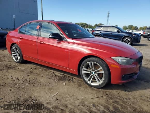 2013 BMW 3 Series 328i xDrive с VIN WBA3B3C52DF540322, выставлен на аукционе Copart как лот 86040145 с пробегом 140 376 миль миль и Чистый • Clean title. История ставок и продаж доступна на DreamBid. Изображение 4.