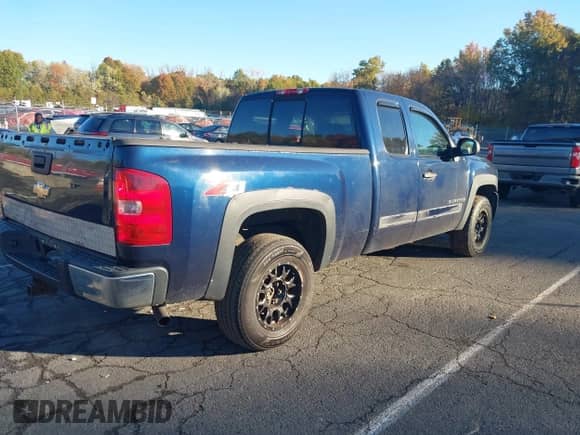 2009 Chevrolet Silverado 1500 LT с VIN 1GCEK29J69Z256935, выставлен на аукционе IAAI как лот 43469940 с пробегом 203 979 миль миль и . История ставок и продаж доступна на DreamBid. Изображение 4.