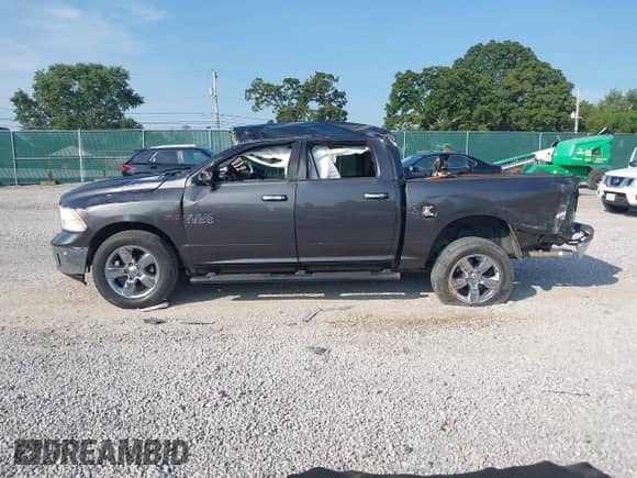 2017 Ram 1500 Big Horn z VIN 3C6RR7LT2HG544851, wystawiony jako IAAI lot #42827600 z przebiegiem 91 829 mil mil oraz . Historia ofert i sprzedaży dostępna na DreamBid. Obrazek 14.