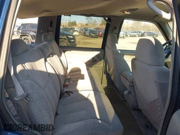 1998 Chevrolet Tahoe z VIN 1GNEK13R4WJ371916, wystawiony jako IAAI lot #41689311 z przebiegiem 120 749 mil mil oraz . Historia ofert i sprzedaży dostępna na DreamBid. Obrazek 8.