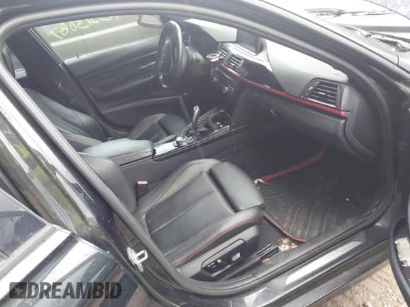 2014 BMW 3 Series 328i xDrive с VIN WBA3B5G5XENS10019, выставлен на аукционе IAAI как лот 43513067 с пробегом 116 285 миль миль и . История ставок и продаж доступна на DreamBid. Изображение 5.