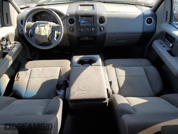 2005 Ford F-150 XLT with VIN 1FTPW14575KC98177, listed as a Copart auction lot 81123905 with 259,952 mi miles and Salvage title. Bid and sale history available at DreamBid. Image 8.