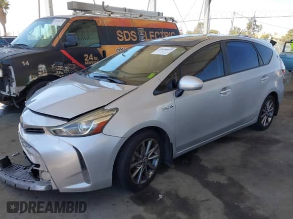 2015 Toyota Prius Two z VIN JTDZN3EU5FJ020477, wystawiony jako IAAI lot #42630019 z przebiegiem 304 911 mil mil oraz . Historia ofert i sprzedaży dostępna na DreamBid. Obrazek 2.