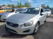 2012 Volvo S60 T5 с VIN YV1622FS4C2119410, выставлен на аукционе IAAI как лот 43118023 с пробегом 138 894 миль миль и . История ставок и продаж доступна на DreamBid. Изображение 2.