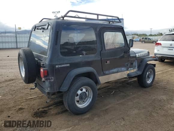 1987 Jeep Wrangler with VIN 2BCHL81J6HB505195, listed as a Copart auction lot 82144755 with 140,945 mi miles and Clean title. Bid and sale history available at DreamBid. Image 3.