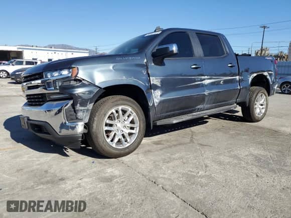 2020 Chevrolet Silverado 1500 LT with VIN 3GCUYDED3LG355628, listed as a Copart auction lot 82567075 with 65,611 mi miles and Salvage title. Bid and sale history available at DreamBid. Image 1.
