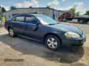 2013 Chevrolet Impala LS z VIN 2G1WF5E3XD1253287, wystawiony jako Copart lot #68584925 z przebiegiem 186 826 mil mil oraz Czysty tytuł • Clean title. Historia ofert i sprzedaży dostępna na DreamBid. Obrazek 4.