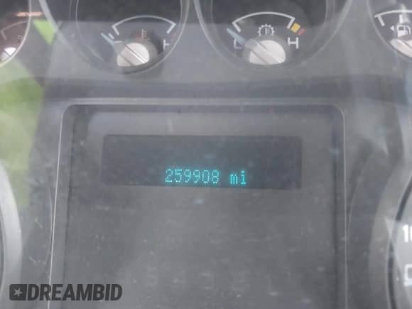 2013 Ford F-250 XL z VIN 1FT7W2B61DEA42440, wystawiony jako IAAI lot #43123924 z przebiegiem 259 908 mil mil oraz . Historia ofert i sprzedaży dostępna na DreamBid. Obrazek 15.