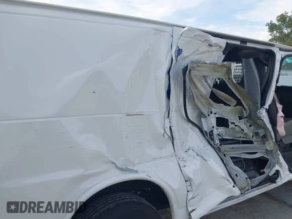2024 Chevrolet Express Cargo with VIN 1GCWGAF72R1195073, listed as a IAAI auction lot 42083671 with 4,690 mi miles and . Bid and sale history available at DreamBid. Image 18.