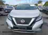 2019 Nissan Murano SV z VIN 5N1AZ2MJ5KN125585, wystawiony jako IAAI lot #43327105 z przebiegiem 157 618 mil mil oraz . Historia ofert i sprzedaży dostępna na DreamBid. Obrazek 12.