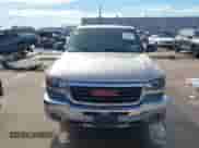 2005 GMC Sierra 1500 SLE z VIN 2GTEC19TX51217941, wystawiony jako IAAI lot #41333257 z przebiegiem 273 832 mil mil oraz . Historia ofert i sprzedaży dostępna na DreamBid. Obrazek 12.
