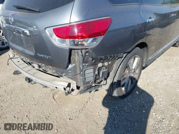 2015 Nissan Pathfinder SL with VIN 5N1AR2MN3FC687084, listed as a IAAI auction lot 43449334 with 150,013 mi miles and . Bid and sale history available at DreamBid. Image 18.