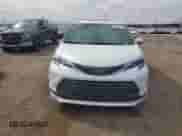 2022 Toyota Sienna Platinum с VIN 5TDERKEC1NS116533, выставлен на аукционе Copart как лот 70362315 с пробегом 85 860 миль миль и Списание • Salvage title. История ставок и продаж доступна на DreamBid. Изображение 5.