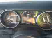 2021 Jeep Wrangler Unlimited Sahara Altitude z VIN 1C4HJXEN9MW618188, wystawiony jako IAAI lot #41674142 z przebiegiem 66 302 mil mil oraz . Historia ofert i sprzedaży dostępna na DreamBid. Obrazek 7.